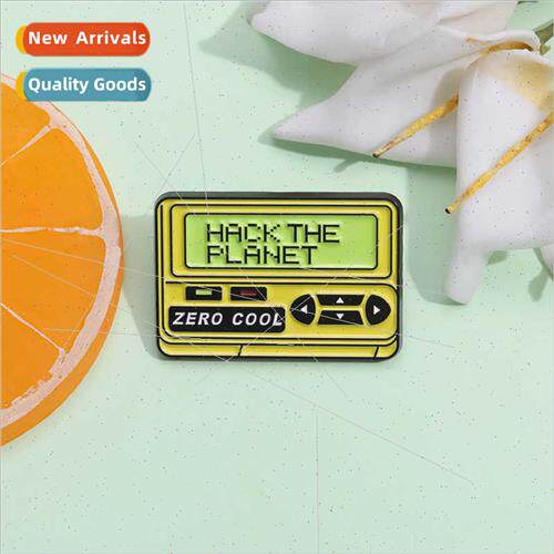 Personalized retro yellow game console modeling brooch cute