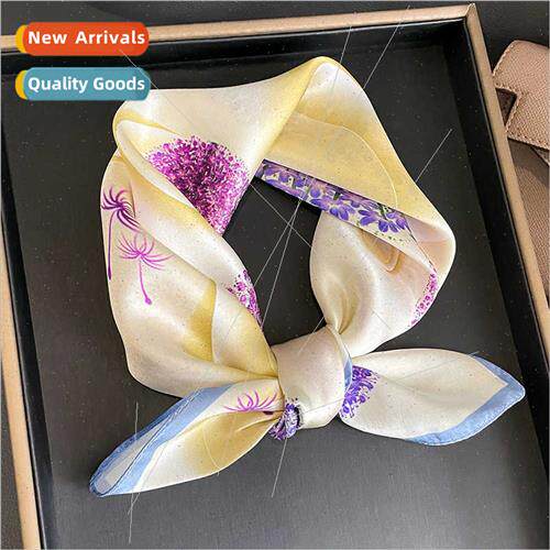 2023 new temperament small square scarf female silk scarf Ko