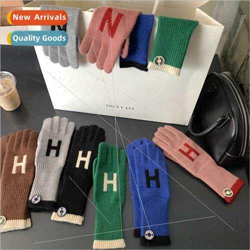 N.H letter jacquard knted touch screen gloves Korean  female