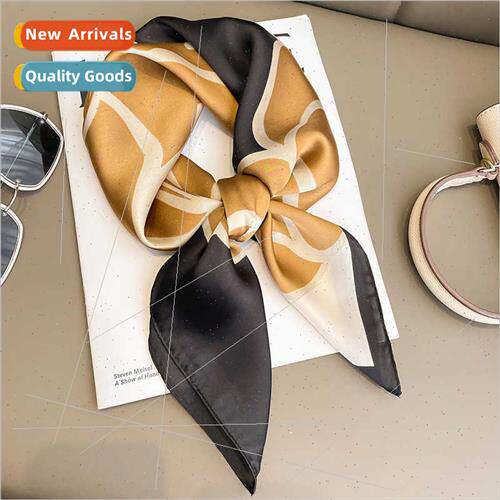 2023 new camellia fashion temperament small square scarf wom