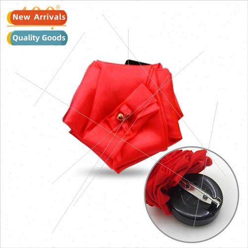 lk scarf into a rose Color random stage permance rose into a