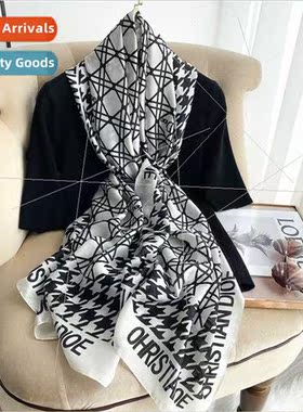 2021 new Korean  thousbirds check imation silk scarf fashion