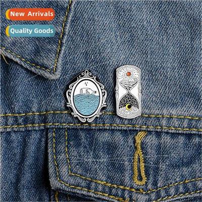 Creative hourglass brooch oil dripping alloy vintage mirror