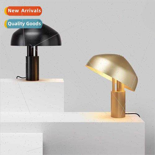 Scandinavian minimalist metal table lamp post-modern designe