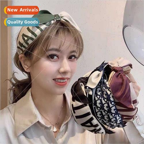 Satin Printed Abstract Letters English Color Blocking Bow Ha