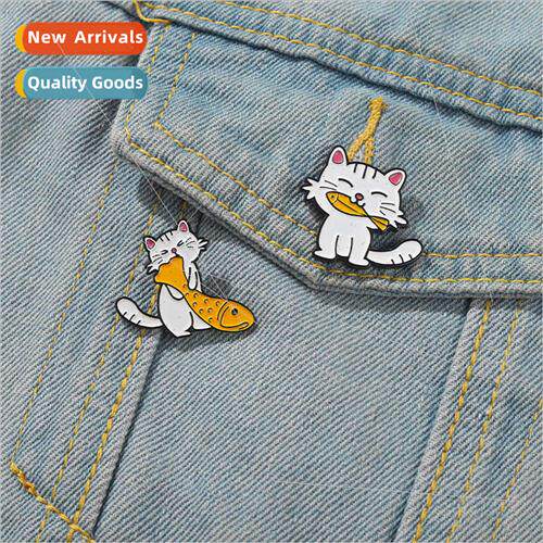 New Japan Korea gentle healing cat small fish cat eating sma