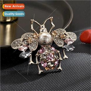 bee brooch sweater retro high Korea old simple Europe female