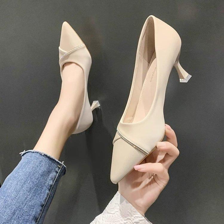 时尚尖头单鞋女款2024春秋新款网红洋气水钻浅口韩系细跟高跟鞋子