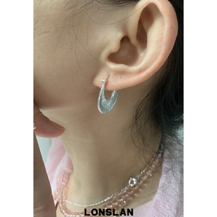 配饰 早秋小众设计椭圆形暗纹卡扣肌理感耳环百搭时尚 LONSLAN ACC