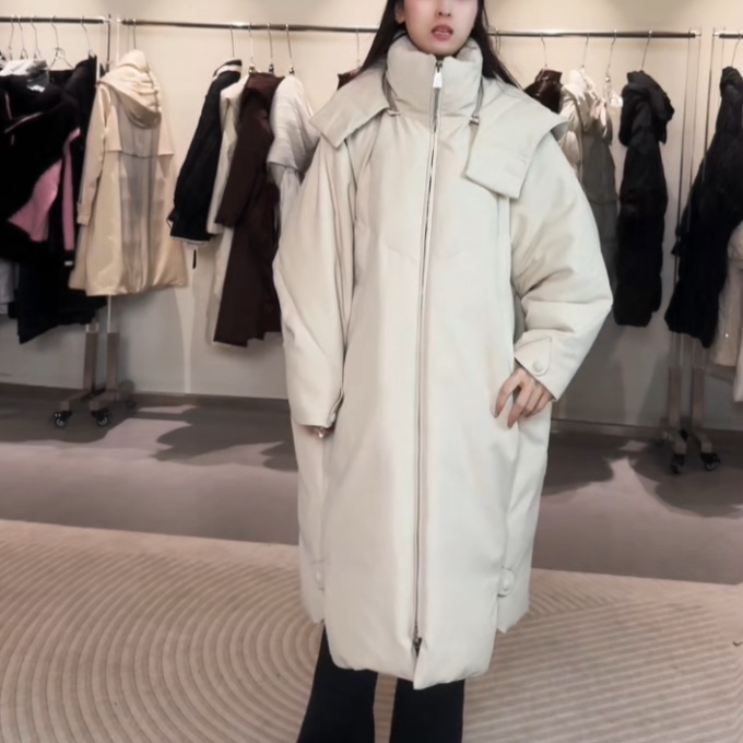 1205芬达  31号 bu退换价格899  衣长