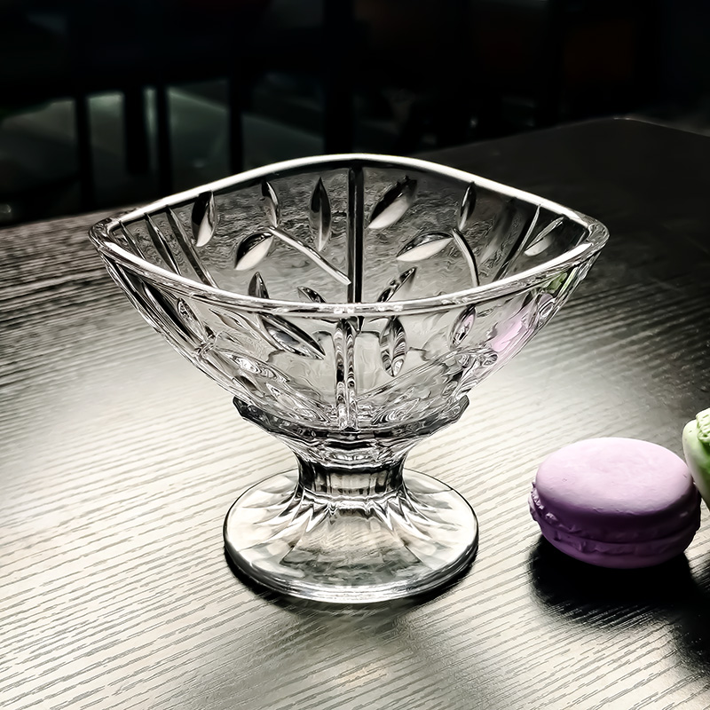 高脚水晶玻璃碗坚果水果盘甜品杯