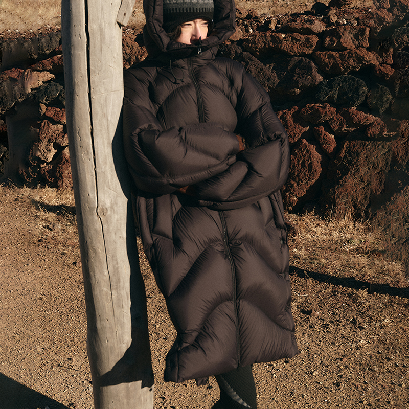 半圆女装[运动]2025秋冬宽松休闲连帽高支高密长款面包羽绒服女