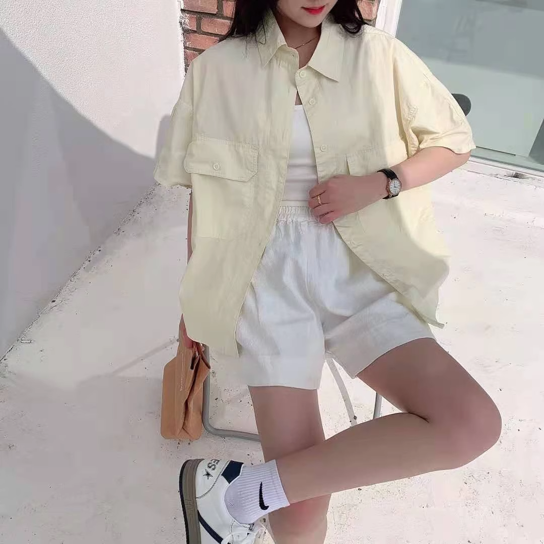 极简风大口袋短袖翻领宽松衬衫