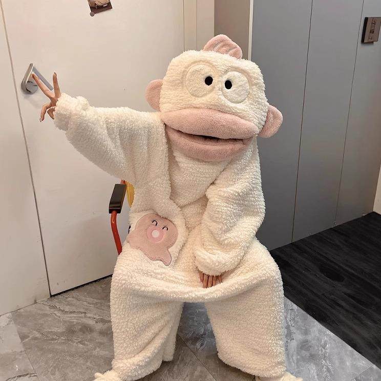 白色丑鱼睡衣连体珊瑚绒秋冬季加厚保暖搞怪卡通睡袍大嘴鱼可外穿