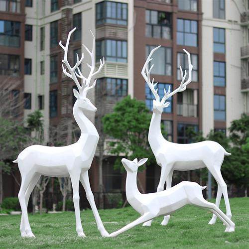 玻璃钢彩绘几何梅花鹿雕塑小区鹿小品摆件户外园林景观草坪装饰