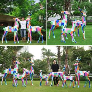 玻璃钢雕塑几何彩绘梅花鹿园林景观小品售楼部块面麋鹿草坪摆件