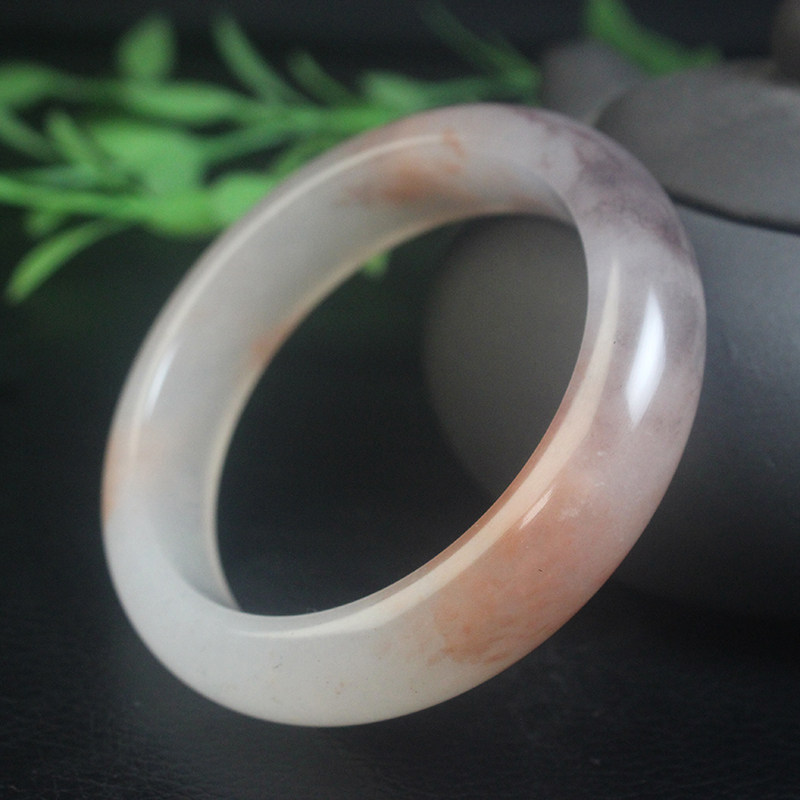 正品桂林鸡血玉粉贵妃料手镯飘花女款纯天然玉石手镯带证书时尚