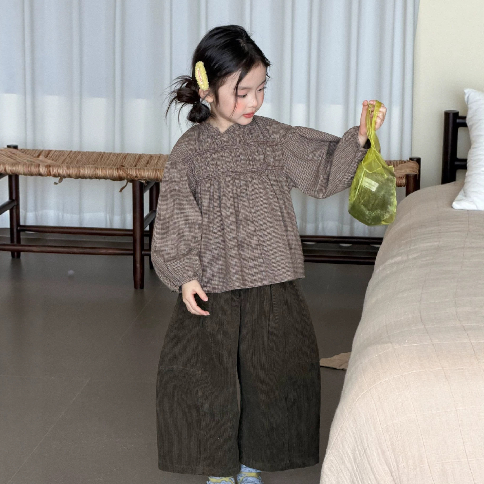 新款秋冬女童套装森系褶皱泡泡袖上衣中小童洋气时髦阔腿裤两件套