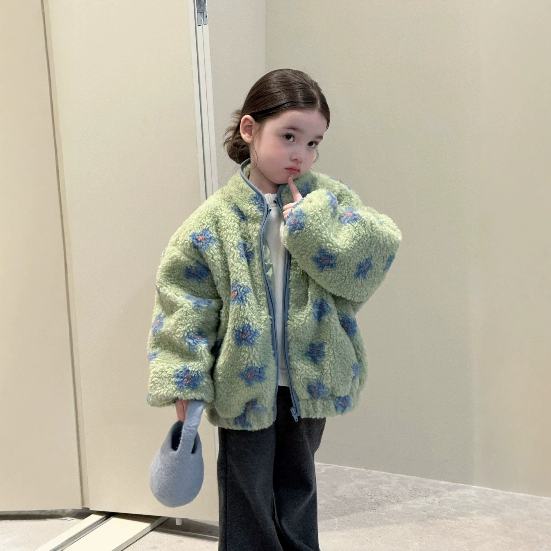 女童羊羔毛毛绒外套26冬新款女宝休闲百搭ins风提花加厚保暖棉衣