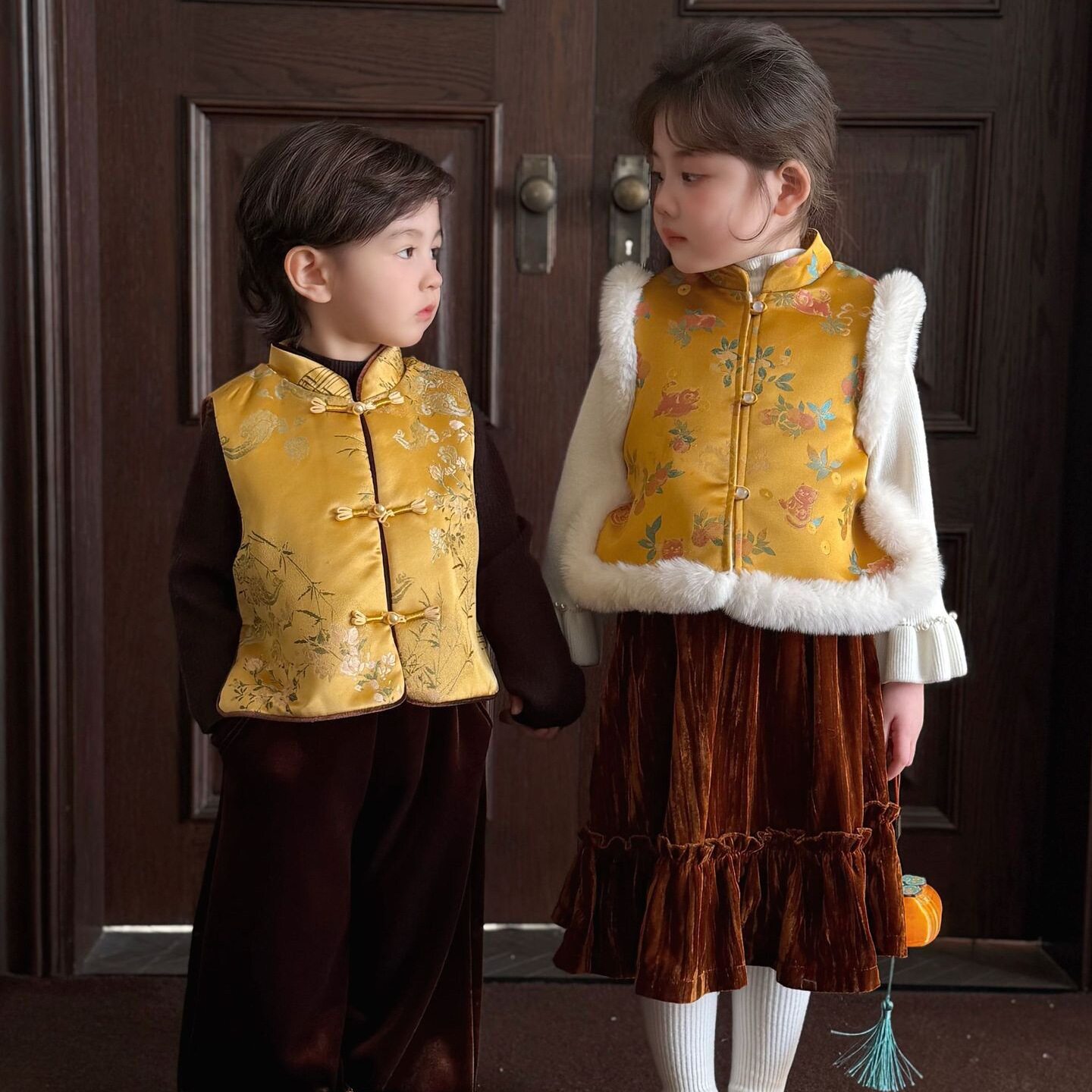 大小卷【岁岁吉祥】冬季新款女童中国风马甲男童拜年服套装