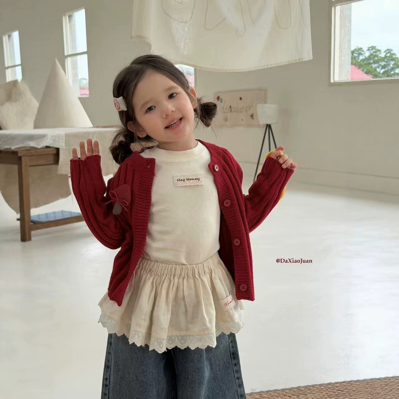 大小卷女童2026秋儿童韩版贴布毛衣开衫童趣可爱卡通玩偶长袖上衣