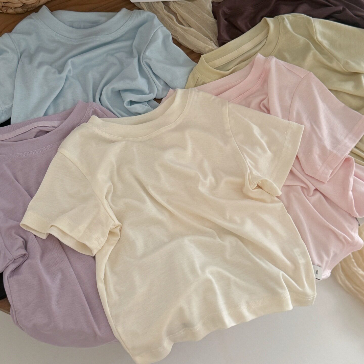 大小卷 26夏季新款儿童短袖T恤上衣纯色莱赛尔面膜T男女童装