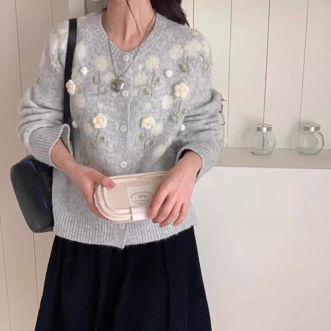 【潘星星】秋冬新款宽松圆领刺绣花朵女开衫慵懒风毛衣上衣25870