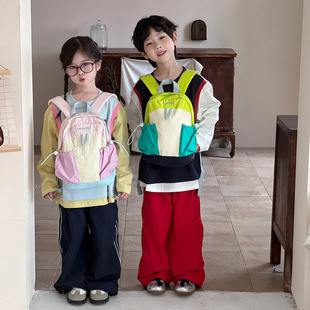 儿童小巧轻便双肩包学生运动登山包女徒步旅行包美式撞色设计书包