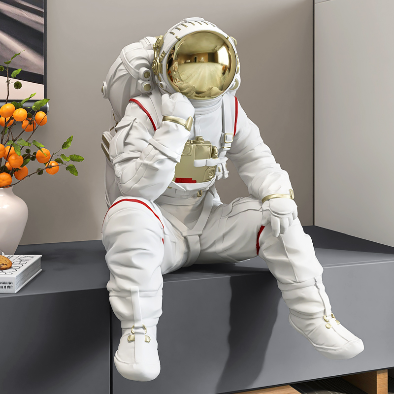 高级感坐姿宇航员电视柜地台摆件