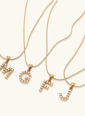 欧美跨境热卖细蛇链珍珠26个字母项链简约轻奢时尚不锈钢饰品女