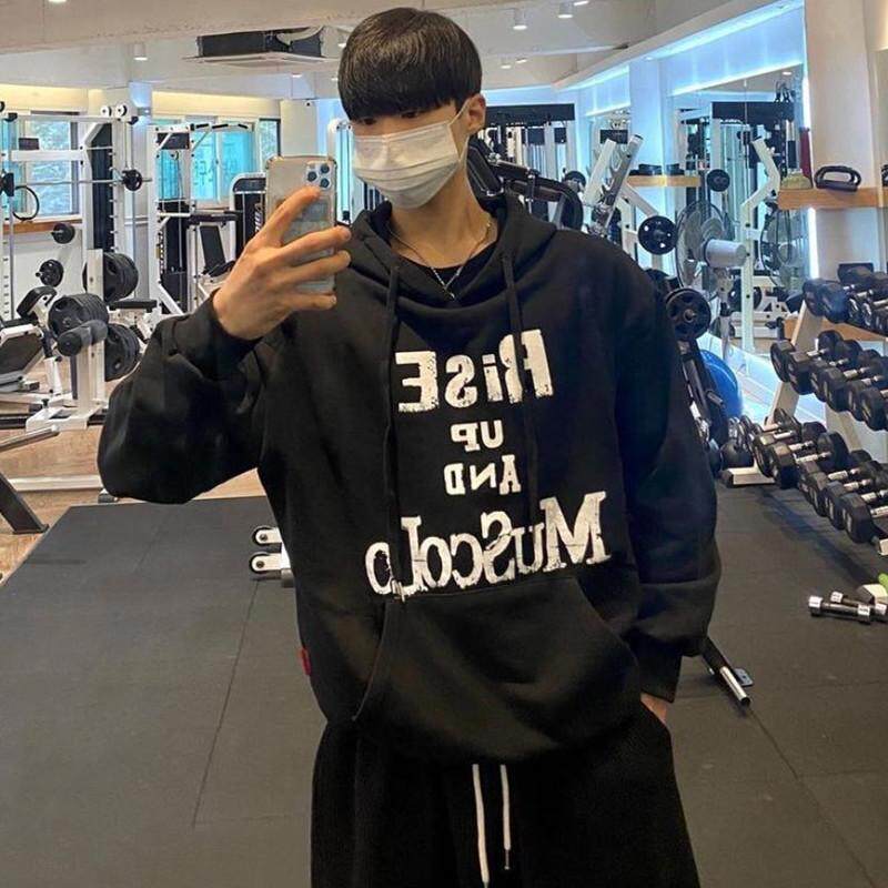 秋冬运动卫衣男跑步宽松篮球服训练套头衫时尚印花休闲连帽衫潮