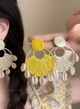 黄色草编太阳花朵贝壳耳环女2025新款夸张耳钉海边度假风独特耳饰