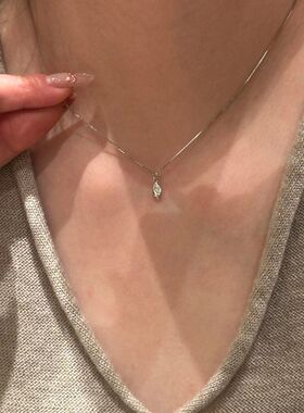 极简风气质精致水滴吊坠锁骨链简约百搭女生日常佩戴轻奢小众项链