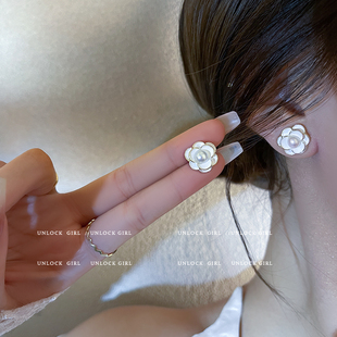 解锁女孩轻奢小众高级设计感春山茶花耳钉女2023年新款潮耳饰