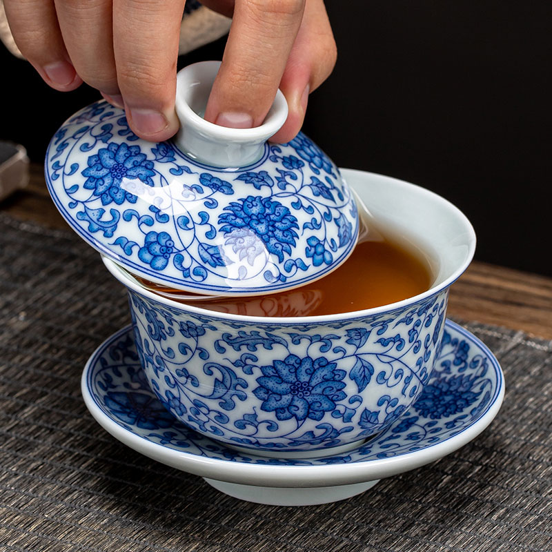 图案精美 胎体细腻 防烫三才陶瓷盖碗