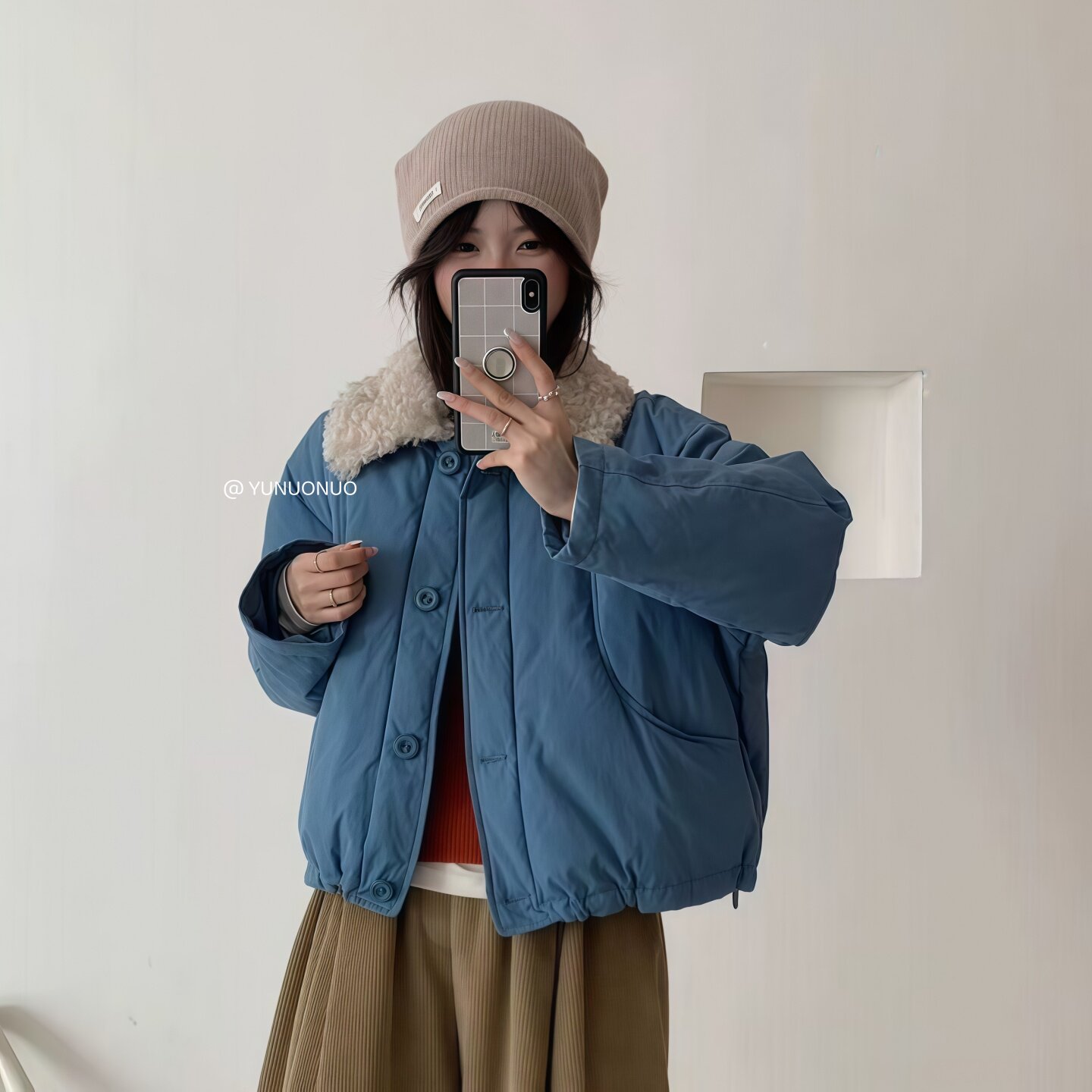 时尚复古休闲羊羔毛翻领羽绒服女士短款25新品宽松减龄加厚面包服