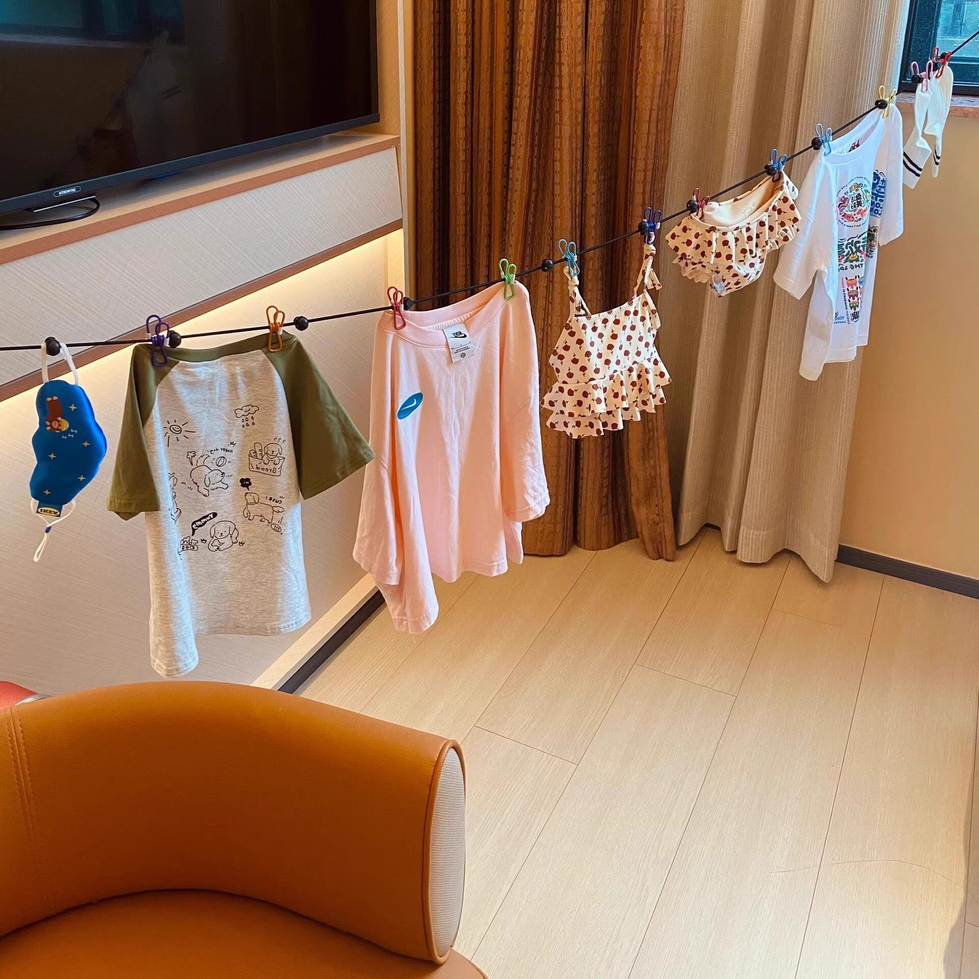 旅行便携晾衣绳酒店晾衣服神器旅游出差挂衣绳弹力带夹子便携衣架