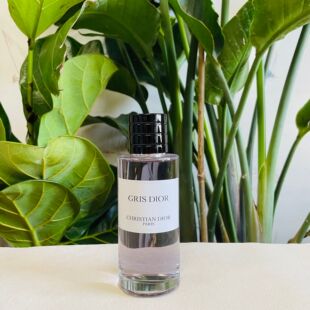 迪奥落樱轻舞蒙田沙龙幸运风铃墨山繁暗木幽香1947琥珀幽香水小样