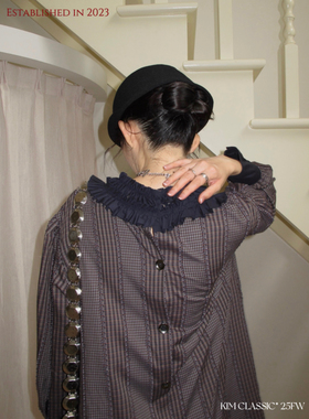 KIM Classic「Croissant」褶皱领拼色面料金属扣宽松衬衫连衣裙