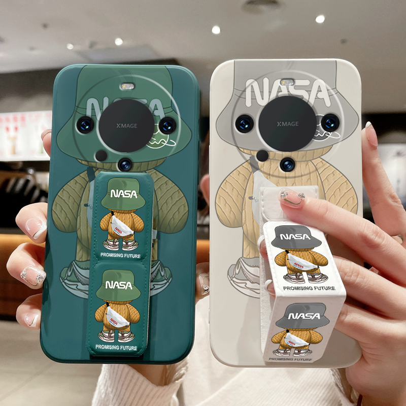 适用华为Mate70新款手机壳潮牌背包熊Mate60Pro+防摔全包Mate50E磁吸支架40折叠腕带30Pro个性潮牌20硅胶软套