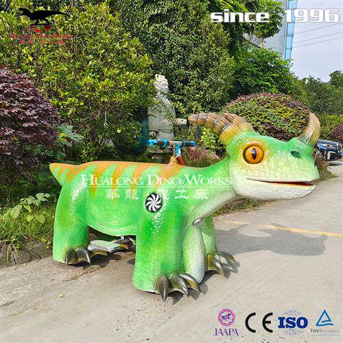 年新品卡通乘骑电动恐龙跑跑车滑行恐龙小车双角龙吉祥物