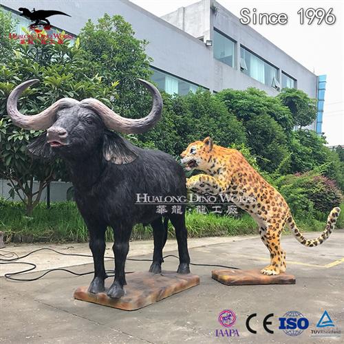 猎豹捕食水牛仿真模型造景景区公园摆件自贡源头厂家仿真产品