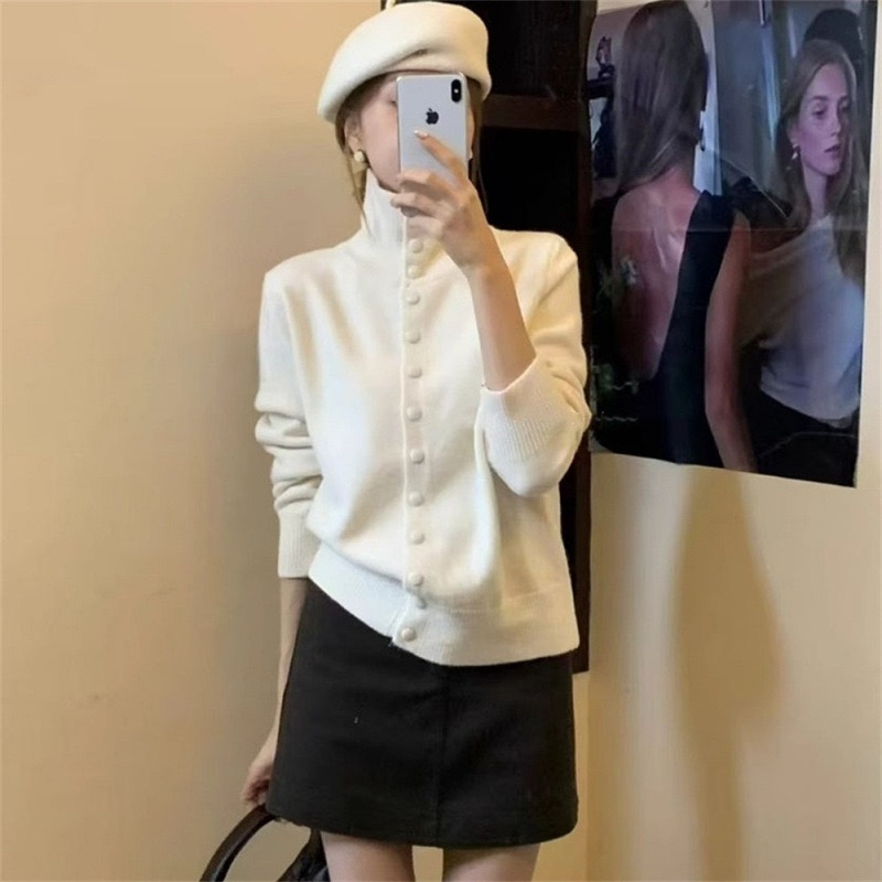 温柔风高领软糯毛衣女2025秋冬新款韩系外穿单排扣针织开衫