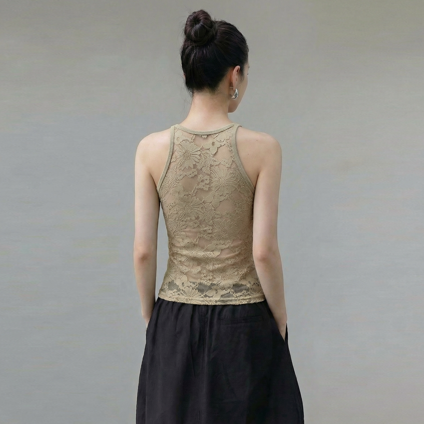带胸垫挂脖蕾丝吊带背心女内搭图片