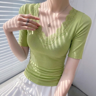 绿色v领蕾丝拼接半袖女款2026新款正肩修身中袖绝美上衣高级感夏