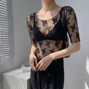 黑色圆领蕾丝半袖女款2026新款透视网纱中袖t恤修身上衣高级感薄