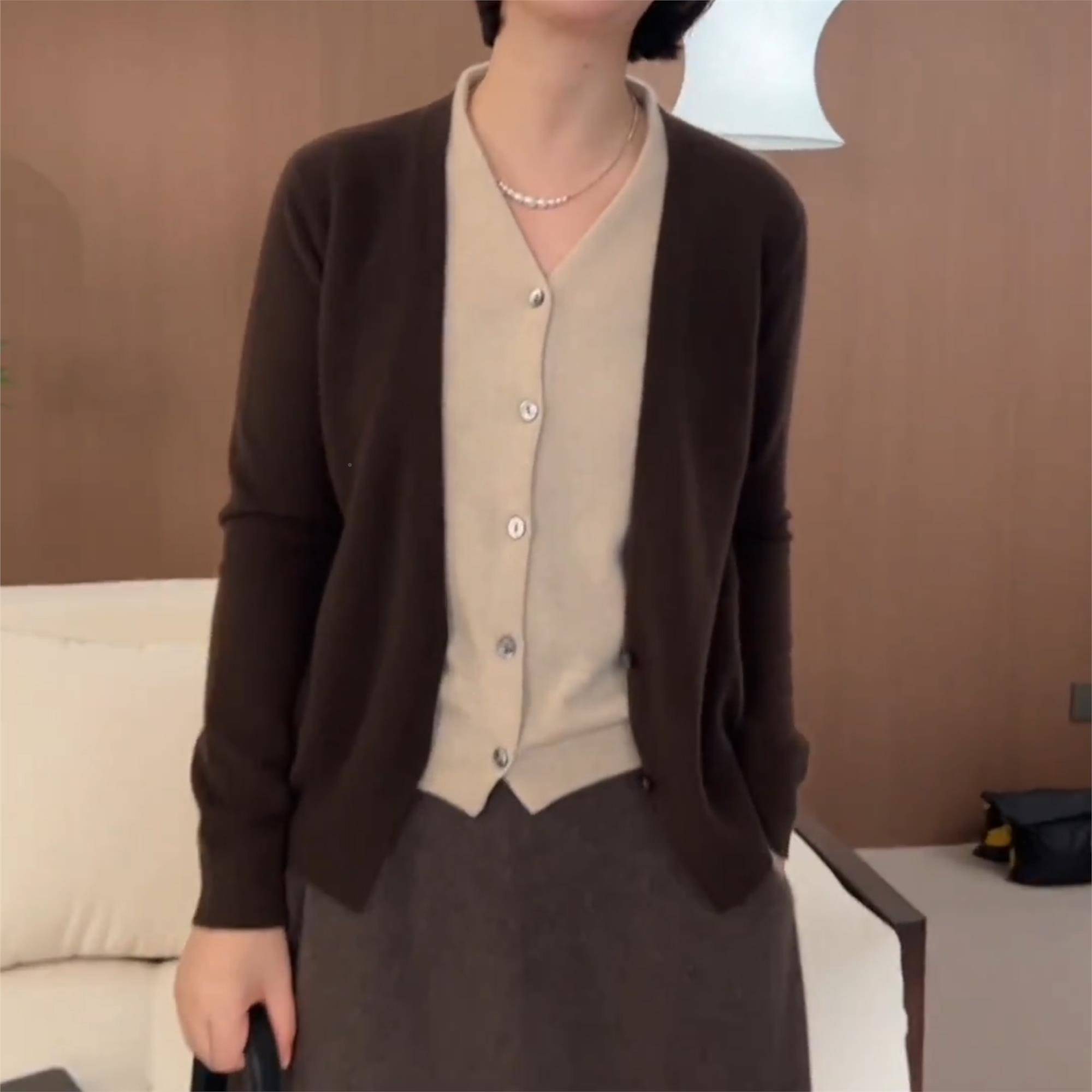 拼色高级感韩两件V领扣针织开衫女VNT早秋单排减假龄百搭上衣长系