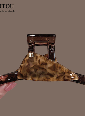 法式高级感金标字母醋酸抓夹百搭洋气发夹后脑发量多鲨鱼夹马尾夹