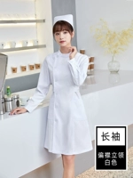 Полирование на белых длинных рукавах