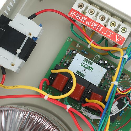 稳压器 3000W全自动家用稳压器 家用单相220V交流稳压器TM-3